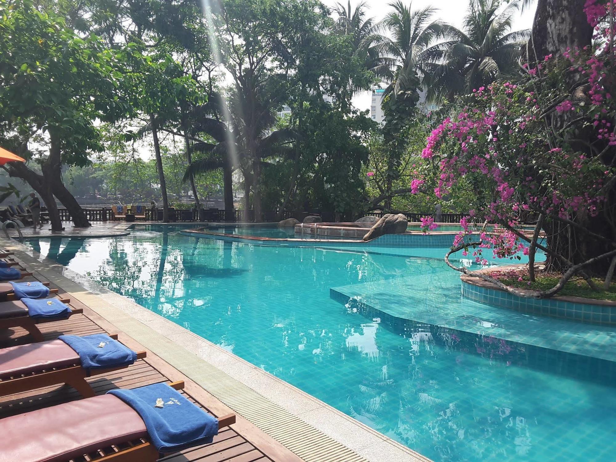Kandawgyi Palace Hotel Yangon Exterior photo